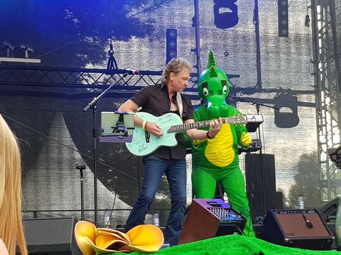Andreas mit Tabaluga – Bild 2